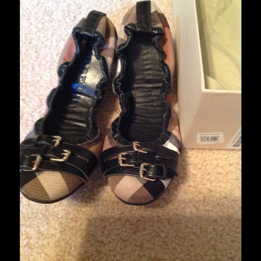 Burberry flats -No Box or dust bag